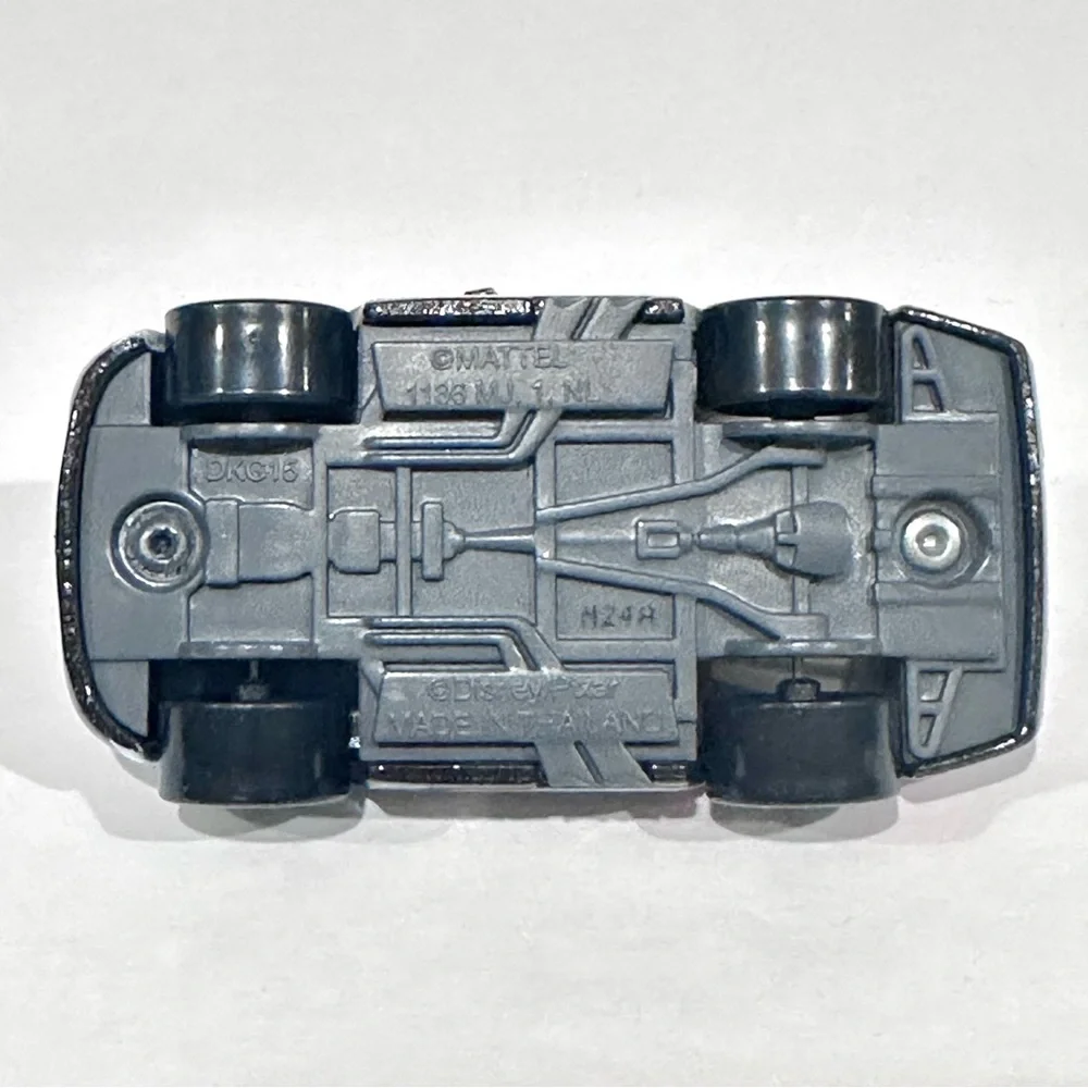 Disney Cars Brick Yardley #24 Vitoline, Aiken Axler #28 Nitroade Die-cast